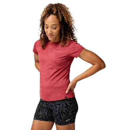 Brooks Women's Luxe Shirt  Red XL