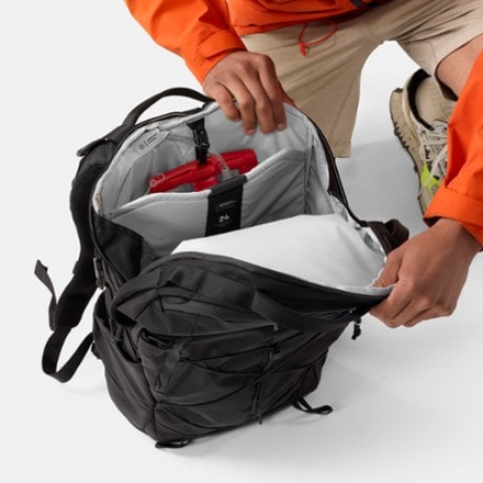 Matador 24 L Adventure Pack Hydration reservoir not included