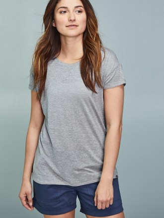 gray t shirt women's