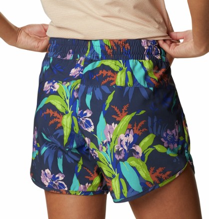Columbia Bogata Bay Stretch Print Shorts - Women's 4