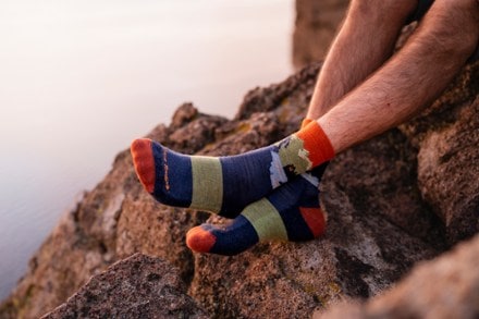 Darn Tough Close Encounters Micro Crew Midweight Hiking Socks - Men's 2