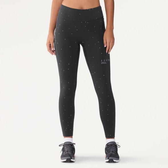Model info: Height: 5'10" | Waist: 27" | Inseam: 31" | Wearing size: M