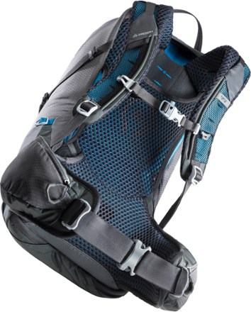 21 to 35 Liter Daypacks REI Co op