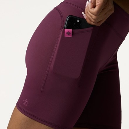 rabbit Speed Leggy 7" Shorts - Women's 6