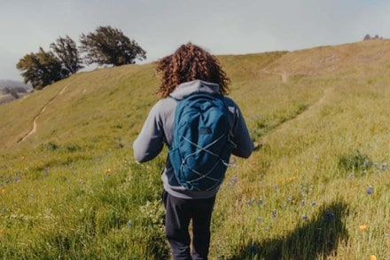 Location Image of color Pacific Teal/Tnf Black