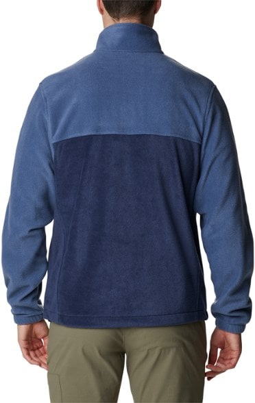 On Body Image of color Dark Mountain/Collegiate Navy