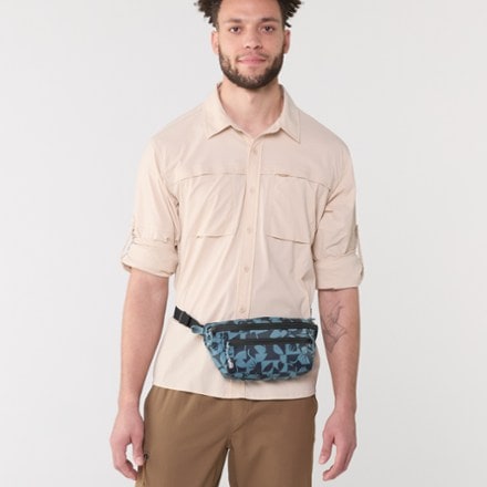 REI Co-op Trail 2 Print Waist Pack 1