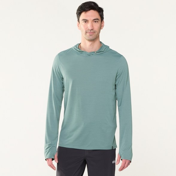 Model info: Height: 6' 2" | Waist: 32" | Wearing size: M