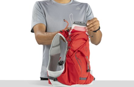 rei hydration pack running