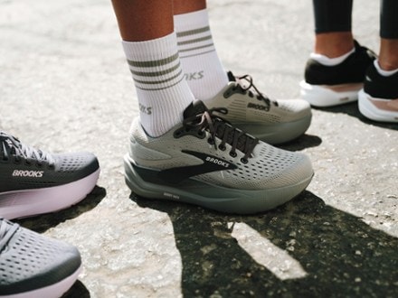 Brooks Ghost Max 3 Road-Running Shoes - Men's 8