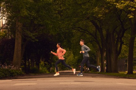 Location Image for Gaviota 6 Road-Running Shoes - Women's