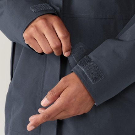 Patagonia Outdoor Everyday Rain Jacket - Women's 4