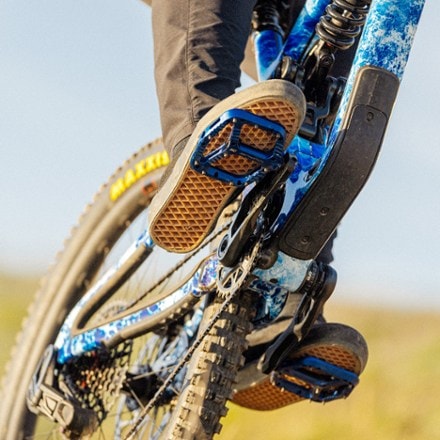 OneUp Components Wave Pedals 2
