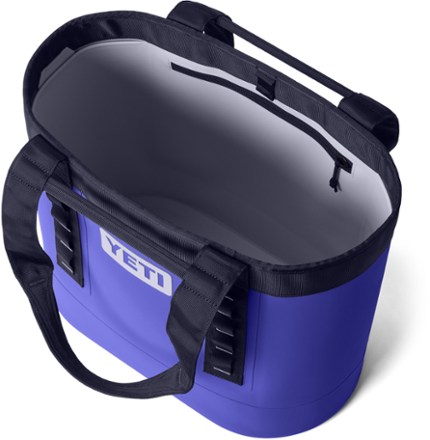 YETI Camino 35 Carryall 3