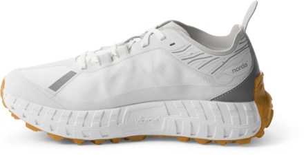 001 Trail-Running Shoes - Women's