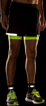 Brooks Carbonite 2-in-1 Shorts - Men's 5" Inseam 4
