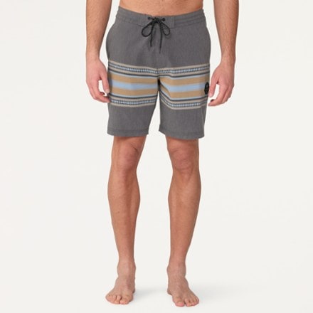 VISSLA Issaquah 18.5" Boardshorts - Men's 2