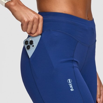 Janji Pace 7" Shorts - Women's 3