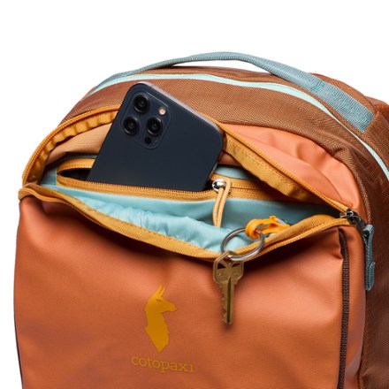 Cotopaxi Allpa 18 L Daypack 4