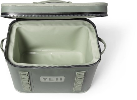 YETI Hopper Flip 18 Soft Cooler 9
