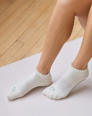 Location Image for Happy Full Foot Grip Socks - Women's