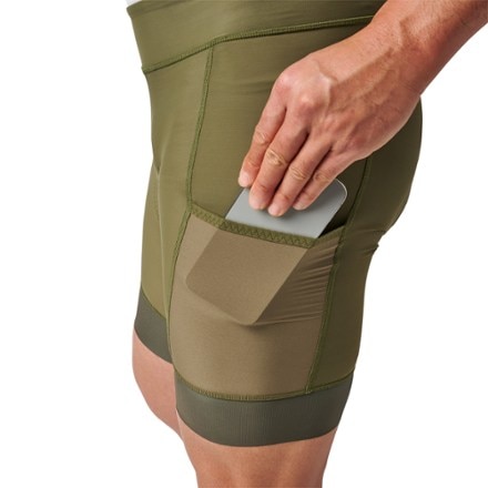 PEARL iZUMi Expedition Cycling Shorts - Men's 6