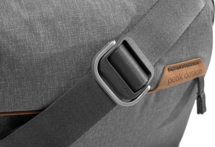 Peak Design Everyday Sling Bag V2 4