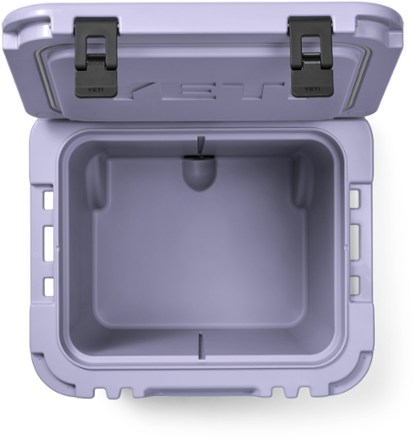 YETI Roadie 48 Wheeled Cooler 8