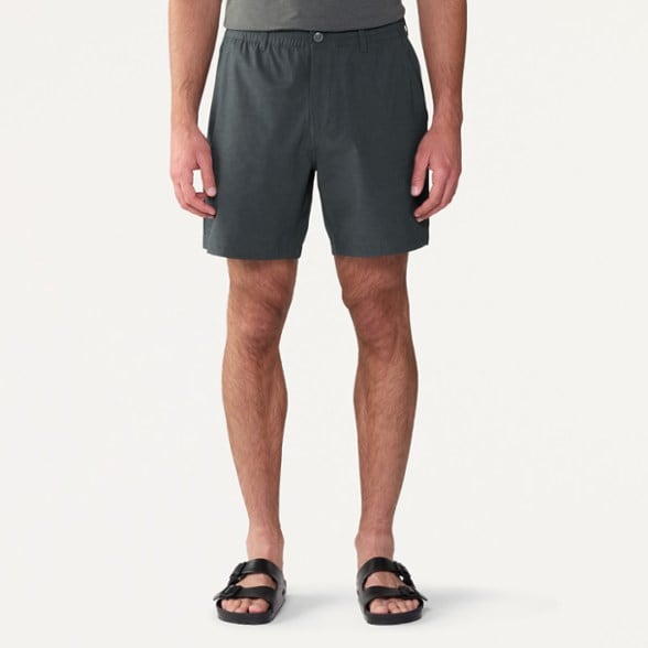 Model info: Height: 6'1" | Waist: 32 | Inseam: 32 | Wearing size: M
