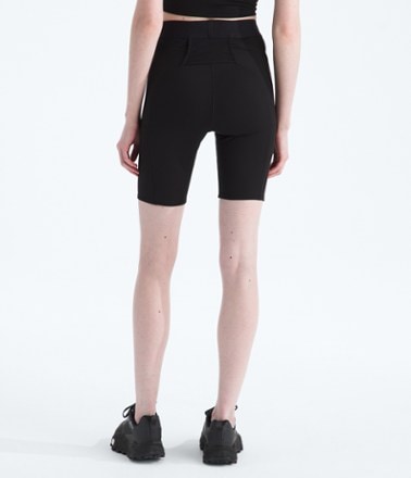 The North Face Refina 8" Shorts - Women's 1