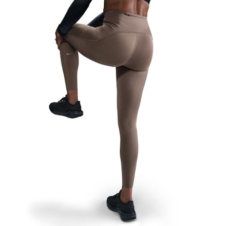Nike Swift High-Waisted 7/8 Leggings with Pockets - Women's 4
