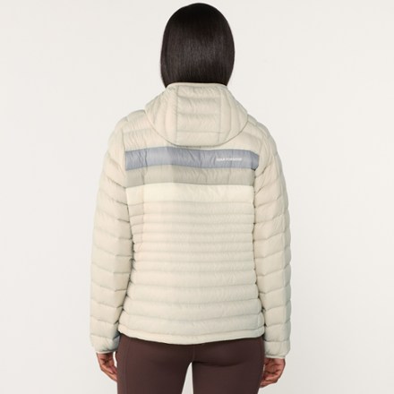 Fuego Hooded Down Jacket - Women's