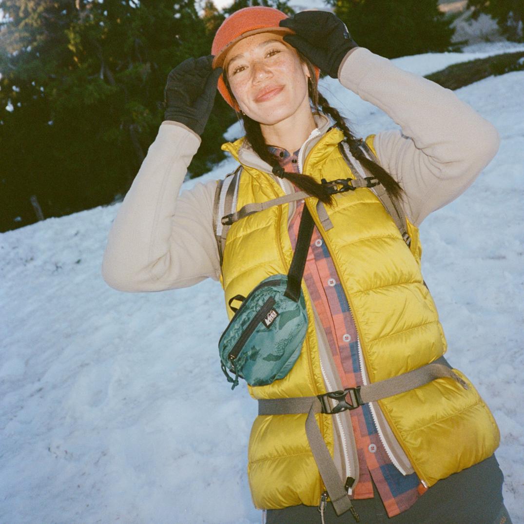 Location Image for 650 Down Vest - Women's