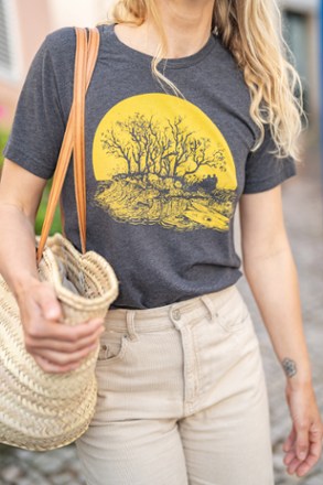 Slow Loris Kayakers T-Shirt 4