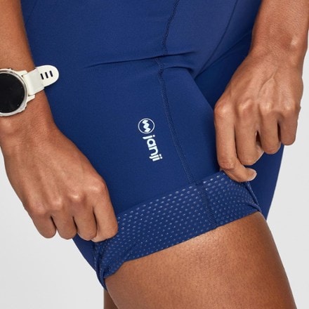 Janji Pace 7" Shorts - Women's 4