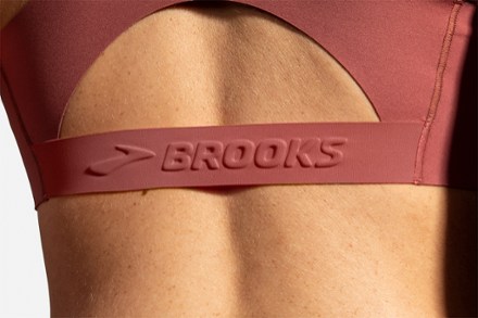 Brooks Dare V Neck Bra 6