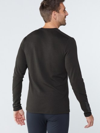 Helly Hansen Lifa Merino Midweight Crew Base Layer Top - Men's 2