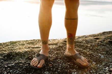 keen mens flip flops