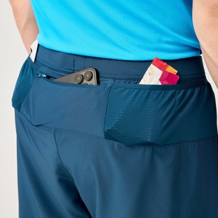 Brooks Journey 7" Shorts - Men's 2