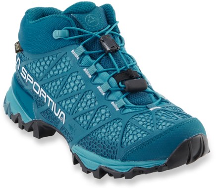 la sportiva women's hiking footwear