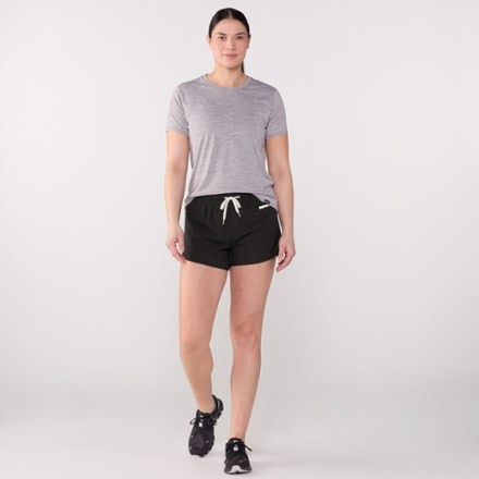 Vuori Clementine 2.0 Shorts - Women's 4" Inseam 4