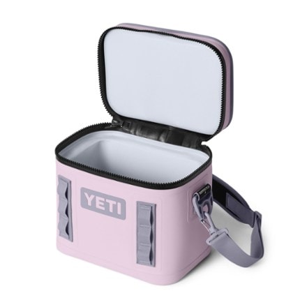 YETI Hopper Flip 8 Soft Cooler 4