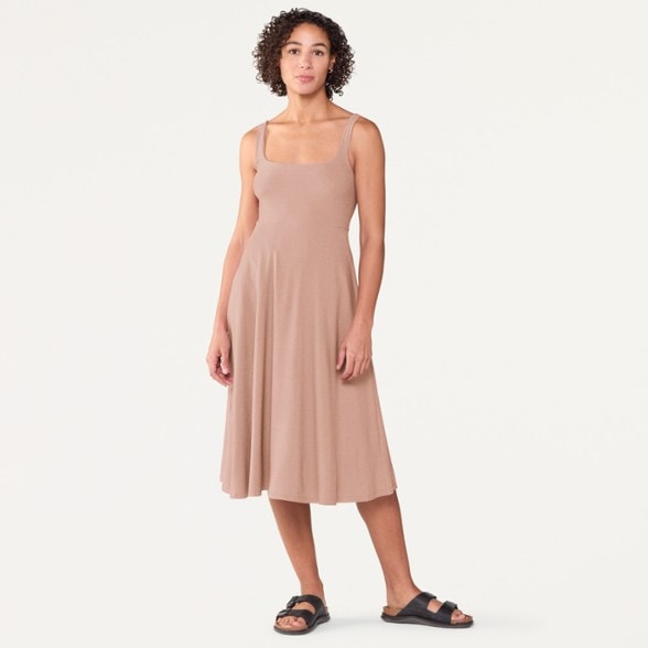 Model info: Height: 5' 9" | Waist: 27" | Inseam: 30" | Wearing size: S