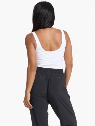 Vuori Daily Crop Tank Top - Women's 1