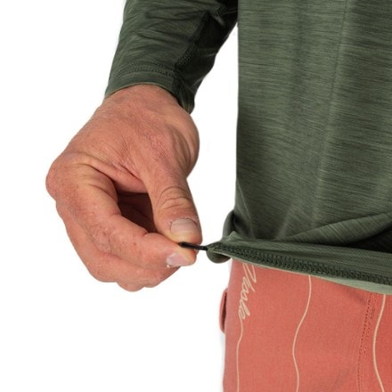 VISSLA Twisted Long-Sleeve Rashguard - Men's 6