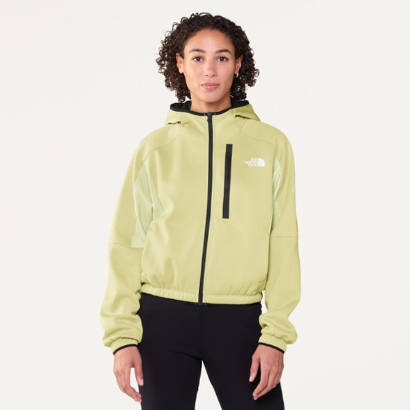 Model info: Height: 5' 9" | Waist: 27" | Wearing size: M