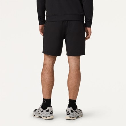 Vuori Ponto Re/ACTV Lined 7" Shorts - Men's 1