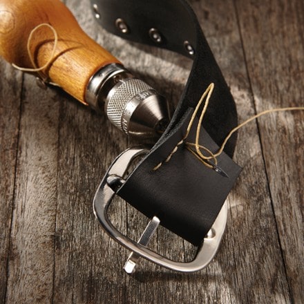Speedy Stitcher Sewing Awl with Extra Thread 3