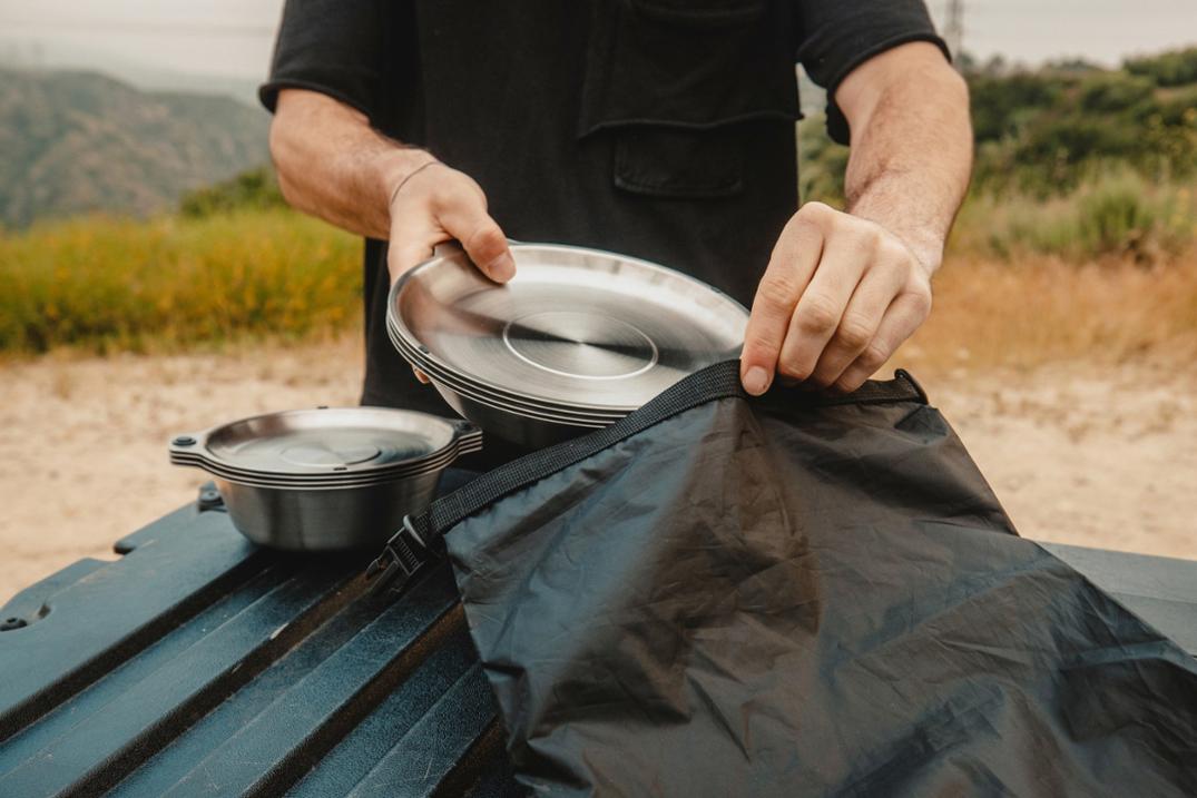 Location Image for Magware Magnetic Bowls and Plates - 8-Piece Set