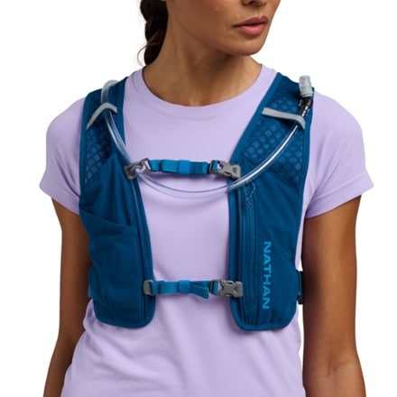 Nathan QuickStart 3.0 4 L Hydration Vest 1